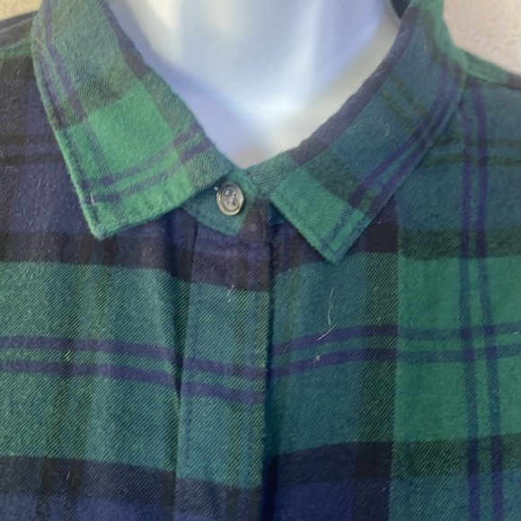Old Navy, green and blue flannel - Picture 3 of 6